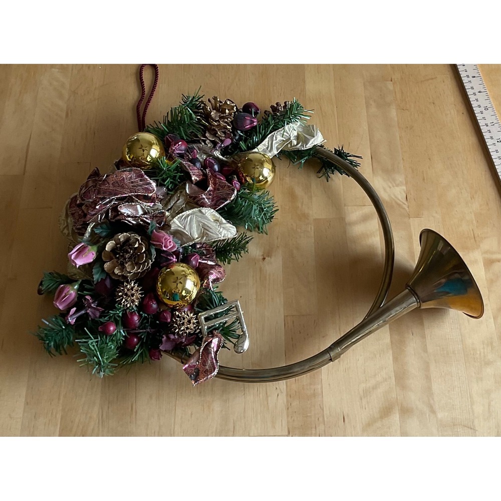 Vintage Brass French Horn Christmas Wreath Greenery Gold Ornaments Musical Decor